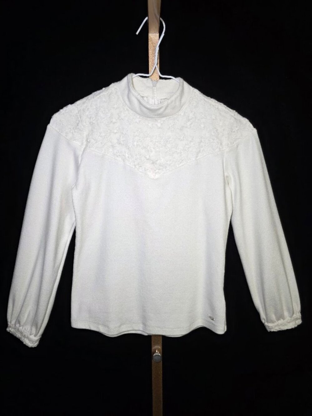 Renoma Paris Long-Sleeve V-shaped Lace Yoke Top Girls 12-13